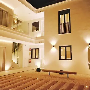 https://medina-homes-puente-romano.es-andalucia.com
